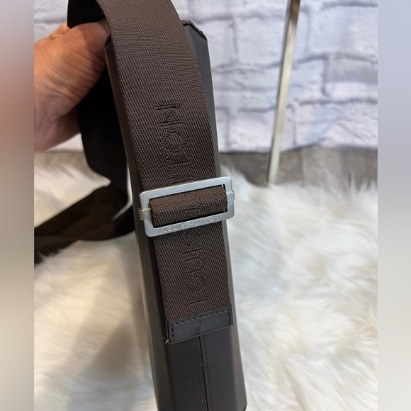 NEW ARRIVAL Louis Vuitton Bobby Shoulder Bag M46520 Monogram Glacé Crossbody - Picture 5 of 16